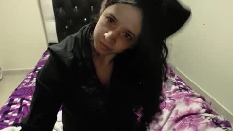 Snapshot of vivian_walt_ chatting on 06-03-26, 05:43 melissa online show from 06-03-26, 05:43