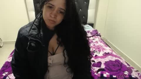 Snapshot of vivian_walt_ chatting on 06-06-26, 05:12 melissa online show from 06-06-26, 05:12