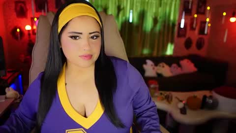 Vivi online show from 10-18-25, 04:59