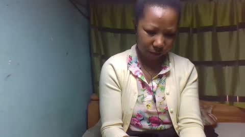 viviane0812 online show from 09-11-25, 01:11