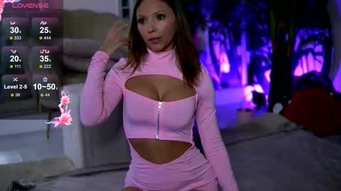 Snapshot of vivianestein chatting on 11-16-25, 09:09 Vivi online show from 11-16-25, 09:09