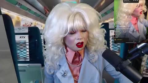 Snapshot of vivianfrost chatting on 09-09-25, 03:39 VivianFrosty online show from 09-09-25, 03:39