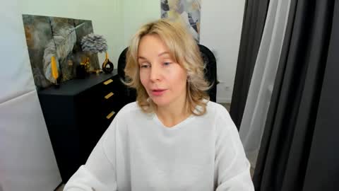 Snapshot of vivianlirei chatting on 05-04-26, 05:36 Sinti online show from 05-04-26, 05:36