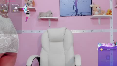 Snapshot of vivianne_scott chatting on 12-30-24, 12:20 Vivi online show from 12-30-24, 12:20