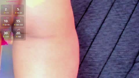 Snapshot of vivianne_scott chatting on 01-14-25, 12:03 Vivi online show from 01-14-25, 12:03