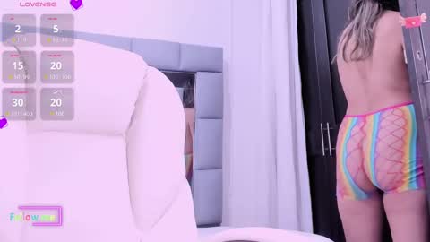 Snapshot of vivianne_scott chatting on 02-22-25, 11:57 Vivi online show from 02-22-25, 11:57