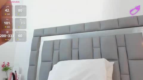 Snapshot of vivianne_scott chatting on 09-16-25, 12:06 Vivi online show from 09-16-25, 12:06