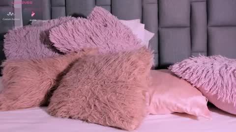 Snapshot of vivianne_scott chatting on 10-06-25, 12:13 Vivi online show from 10-06-25, 12:13