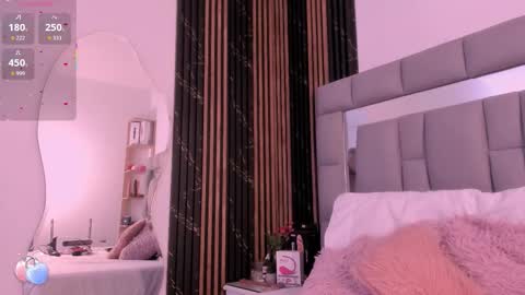 Snapshot of vivianne_scott chatting on 11-07-25, 12:05 Vivi online show from 11-07-25, 12:05