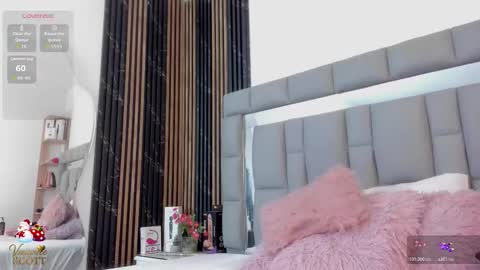 Vivi online show from 12-20-25, 12:12