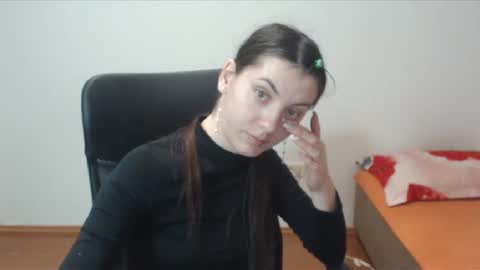 Snapshot of vivianngray chatting on 12-08-24, 05:11 Vivian Gray online show from 12-08-24, 05:11