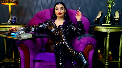 Snapshot of vivianreeve chatting on 12-11-24, 06:31 Vivian Reeve online show from 12-11-24, 06:31