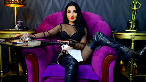 Snapshot of vivianreeve chatting on 12-14-24, 05:03 Vivian Reeve online show from 12-14-24, 05:03