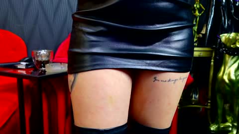 Snapshot of vivianreeve chatting on 01-15-25, 03:07 Vivian Reeve online show from 01-15-25, 03:07