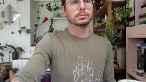 Viv online show from 03-12-25, 09:34