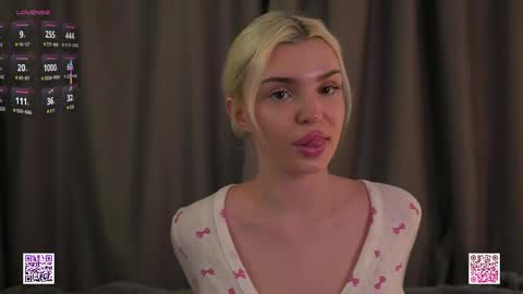 Snapshot of vivid_girls chatting on 06-07-26, 08:40 Nelly and Mari online show from 06-07-26, 08:40