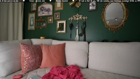 Snapshot of vivid_whit chatting on 03-07-25, 02:36 Whitney online show from 03-07-25, 02:36