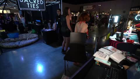 Snapshot of vivid_whit chatting on 11-08-25, 12:55 Whitney online show from 11-08-25, 12:55