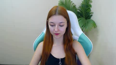 Vivien online show from 01-17-25, 10:01