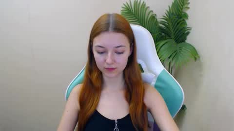 Vivien online show from 02-03-25, 06:39