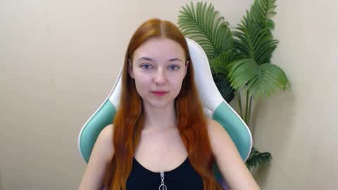 Vivien online show from 02-17-25, 04:15