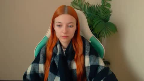 Snapshot of vivien_leight chatting on 02-04-26, 07:09 Vivien online show from 02-04-26, 07:09