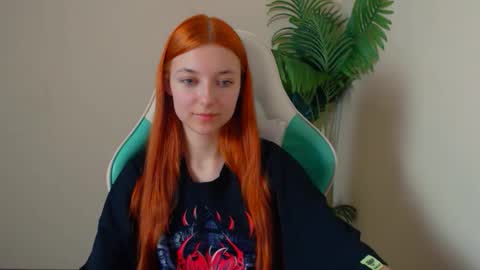 Vivien online show from 04-21-26, 01:42