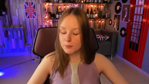 Vivien online show from 12-05-24, 01:17