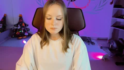 Vivien online show from 12-26-24, 05:40