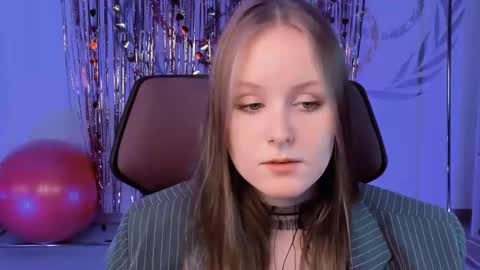 Vivien online show from 02-16-25, 06:21