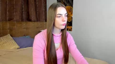Snapshot of vivienne_thea chatting on 07-12-26, 08:49 Vivienne online show from 07-12-26, 08:49