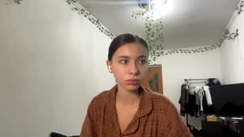 Snapshot of viviennebreihan chatting on 11-02-25, 07:11 Vivi online show from 11-02-25, 07:11