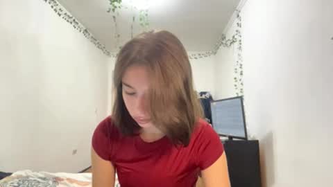 Snapshot of viviennebreihan chatting on 11-06-25, 07:09 Vivi online show from 11-06-25, 07:09