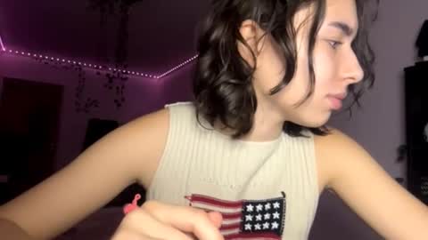 Snapshot of viviennebreihan chatting on 11-28-25, 04:20 Vivi online show from 11-28-25, 04:20