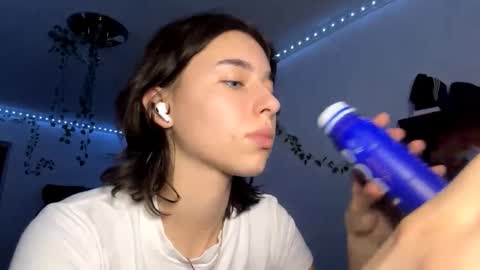 Snapshot of viviennebreihan chatting on 12-03-25, 03:21 Vivi online show from 12-03-25, 03:21