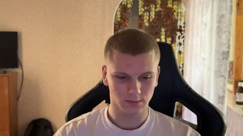 viviennewestwood777 online show from 04-27-26, 12:58