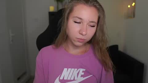 VivienVance online show from 06-22-26, 02:58