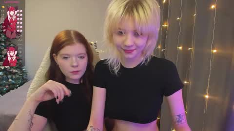 Snapshot of vivy_ chatting on 12-17-25, 08:15 chatur babes online show from 12-17-25, 08:15