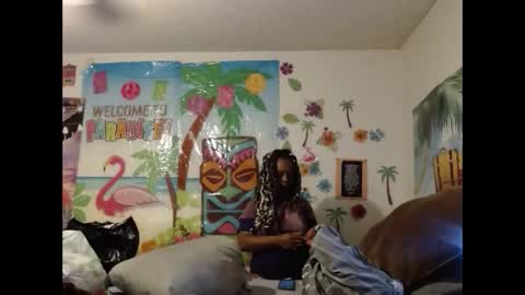 Snapshot of vixenfyre chatting on 10-01-25, 04:29 Vixen Fyre online show from 10-01-25, 04:29