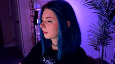 Snapshot of vixenp chatting on 12-17-25, 07:09 Polly Online mostly at 9pm-2am UK Time online show from 12-17-25, 07:09