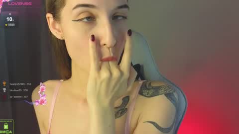 Snapshot of vlad1zy chatting on 03-12-25, 08:20 Vlada online show from 03-12-25, 08:20