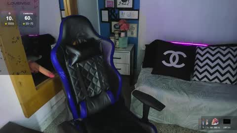 Snapshot of vladhellsing4 chatting on 11-09-25, 04:05 Vlad online show from 11-09-25, 04:05