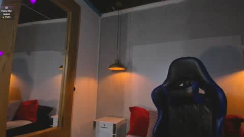 Snapshot of vladhellsing4 chatting on 05-06-26, 01:05 Vlad online show from 05-06-26, 01:05