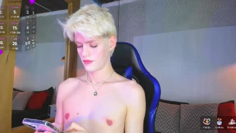 Snapshot of vladhellsing4 chatting on 05-10-26, 04:01 Vlad online show from 05-10-26, 04:01