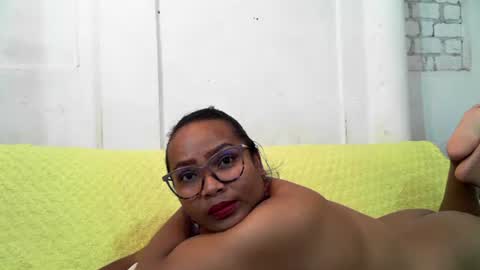 Snapshot of voagelle chatting on 12-20-24, 06:13 voagelle online show from 12-20-24, 06:13