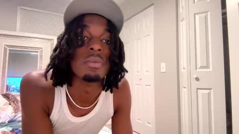 vonnieeb2x online show from 10-15-25, 05:18