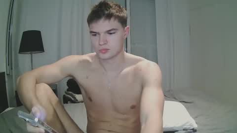 Snapshot of vouvoucouple chatting on 12-05-24, 05:28 Tim online show from 12-05-24, 05:28