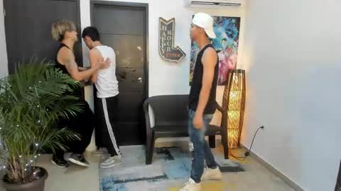 Snapshot of voyeurism_guys chatting on 09-28-25, 11:10 voyeurism_guys online show from 09-28-25, 11:10