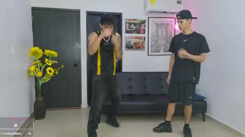 voyeurism_guys online show from 04-26-26, 11:13