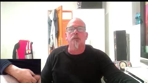 Snapshot of vuda77 chatting on 03-15-26, 04:02 oscar online show from 03-15-26, 04:02